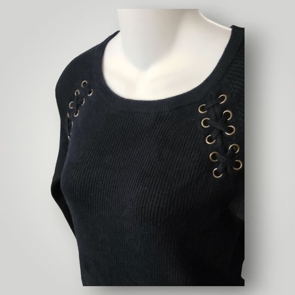 📦IZ Byer Sweater Juniors XL BLACK Long Sleeve Lace Up Shoulder Rayon Blend - Picture 4 of 8